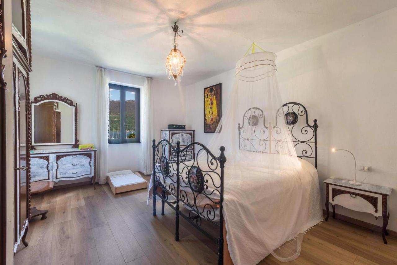 Villa Lago Foreground - Pet Friendly Stay- Garden-Parking-Lake View- Bike Friendly Holiday House Colico Exterior foto