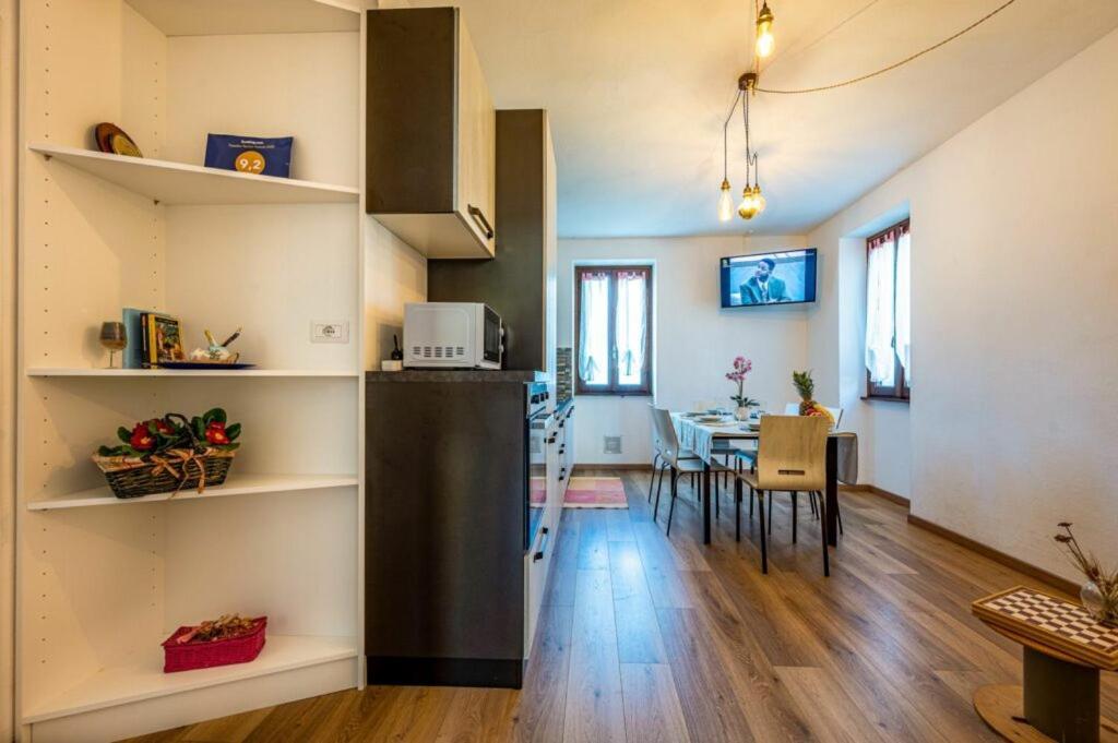 Villa Lago Foreground - Pet Friendly Stay- Garden-Parking-Lake View- Bike Friendly Holiday House Colico Exterior foto