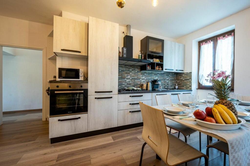Villa Lago Foreground - Pet Friendly Stay- Garden-Parking-Lake View- Bike Friendly Holiday House Colico Exterior foto
